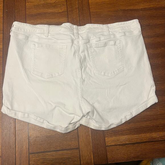 TORRID White Vintage Stretch High-Rise Shorts 26 - Picture 6 of 10